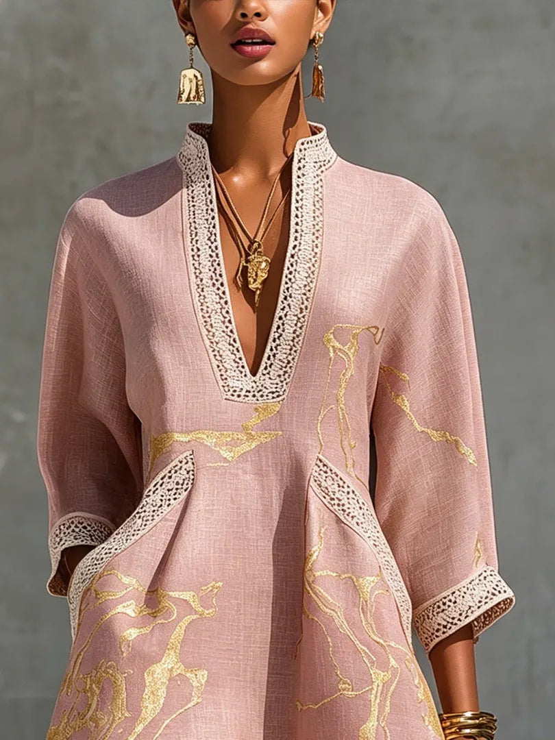 Minikleid mit V-Ausschnitt und Spitzendetails in Rosa - Ansicht 4