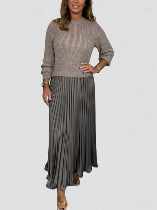 Kleid mit Falten in Grau