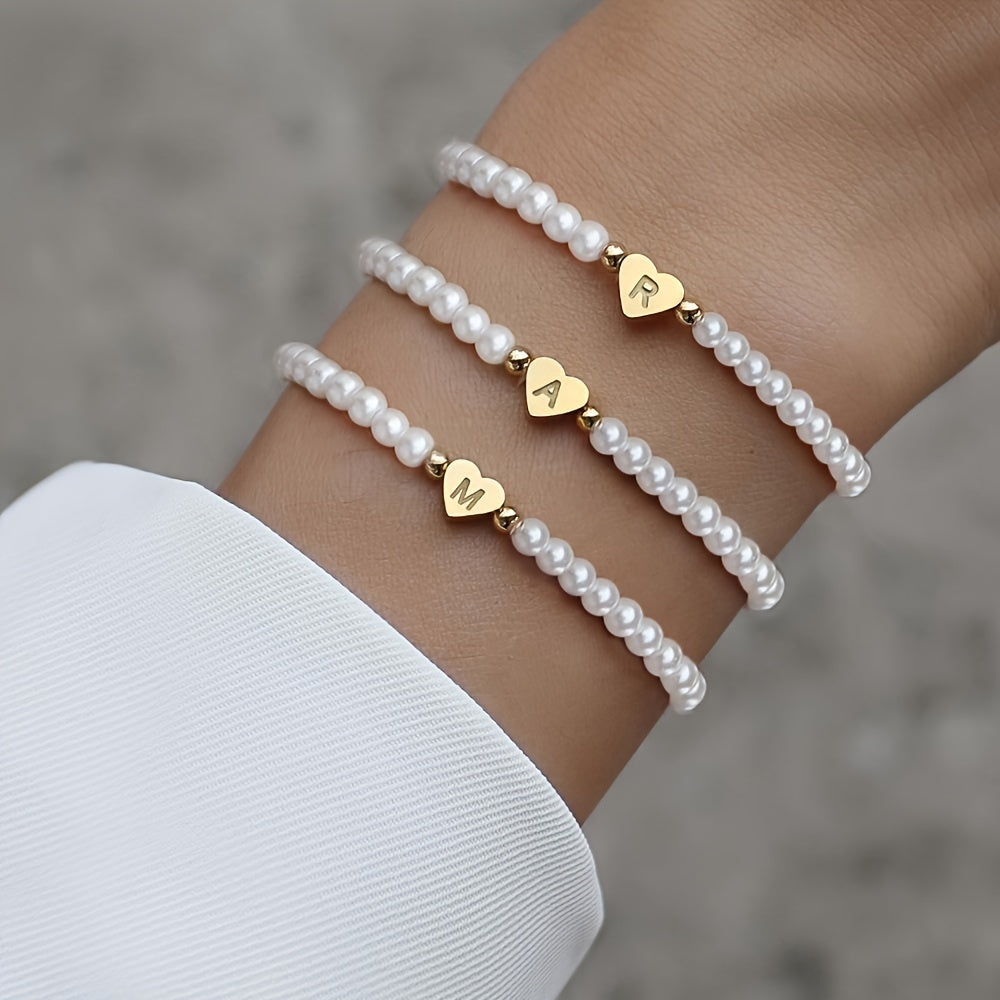 Schickes Armband mit Herzinitial (A–Z)