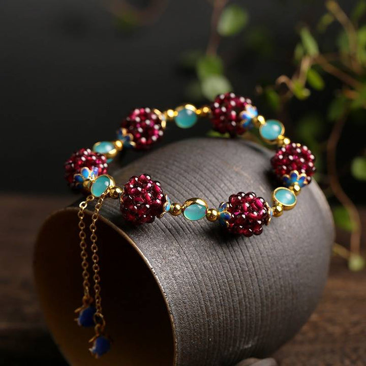 Armband aus Natursteinen
