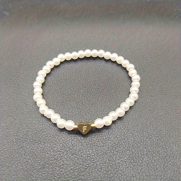 Schickes Armband mit Herzinitial (A–Z)