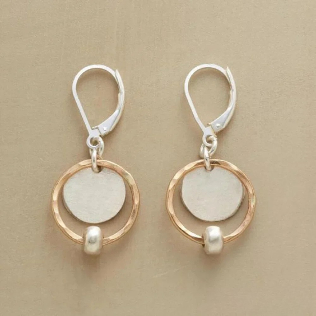Schicke Gold und Silber-Perlen Ohrringe