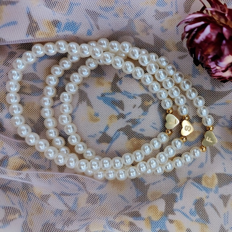 Schickes Armband mit Herzinitial (A–Z)