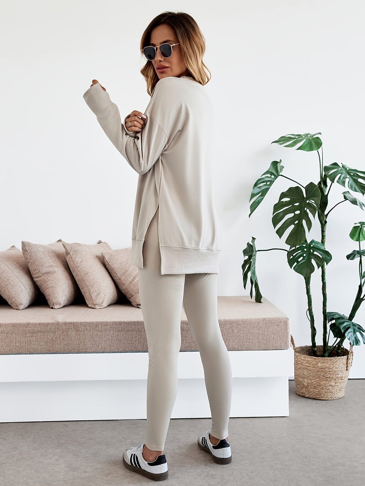 Zweiteiler in Beige und Blau - Ansicht 3