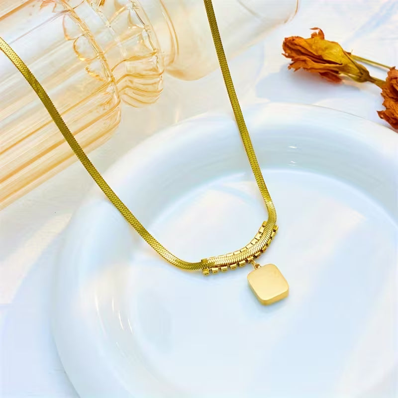Regalia Prismen Smaragd Halskette | Gold