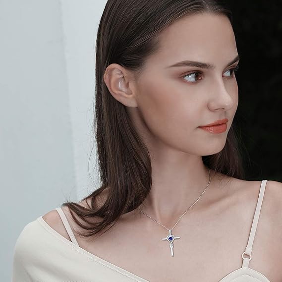 Collier Cœur Saphir et Croix | Or blanc