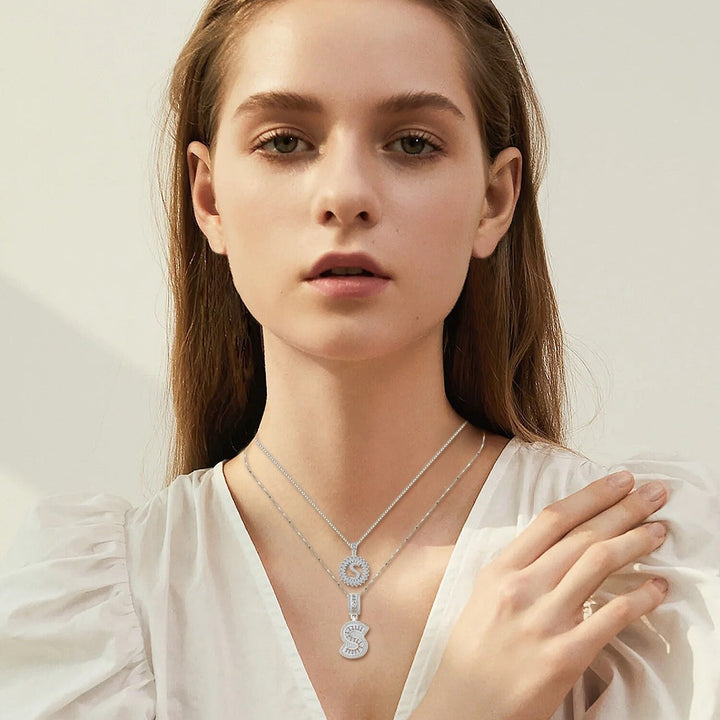 Collier à initiales pavées | Or blanc