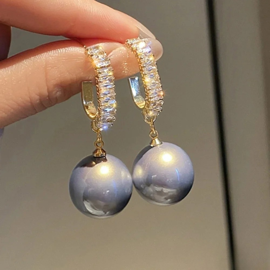 Schicke Perlen und Zirkonia Ohrringe