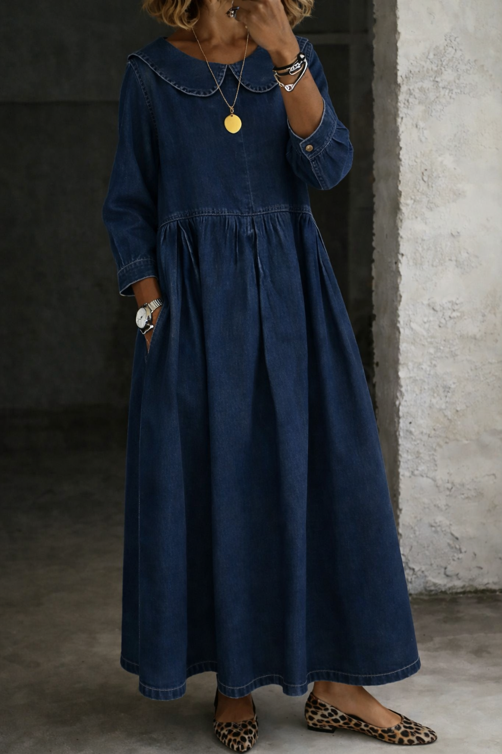 Kleid aus Denim in Blau - Ansicht 2