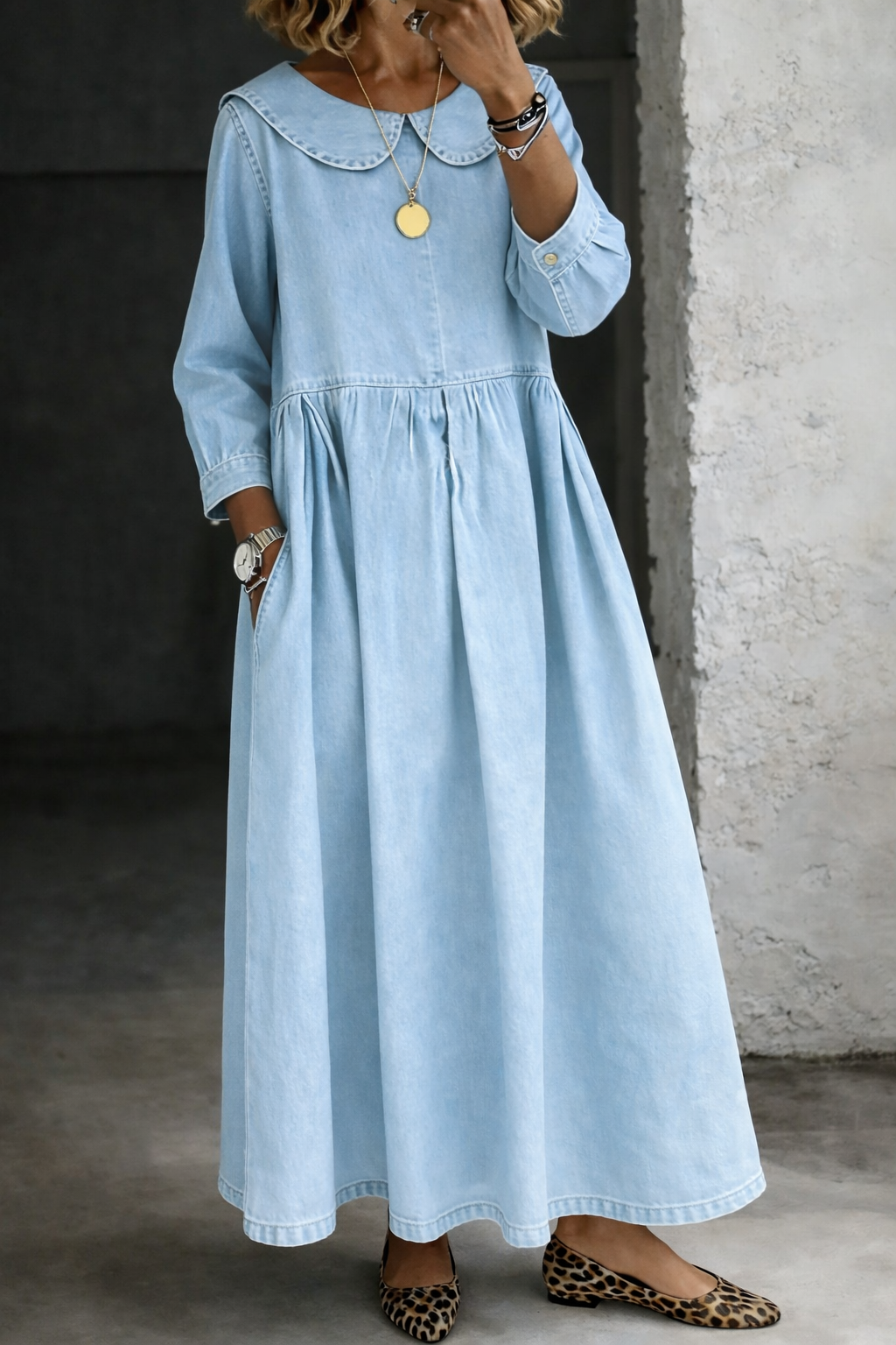 Kleid aus Denim in Blau - Ansicht 5