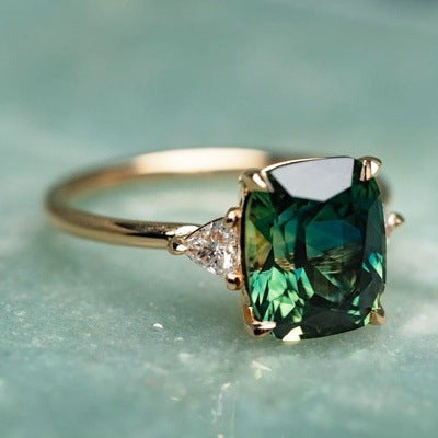 Vintage-inspirierter Grüner Edelsteinring | Gold