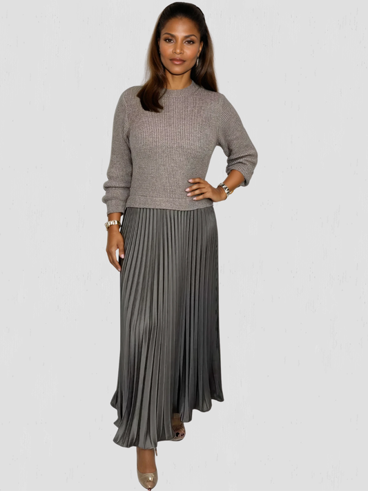 Kleid mit Falten in Grau