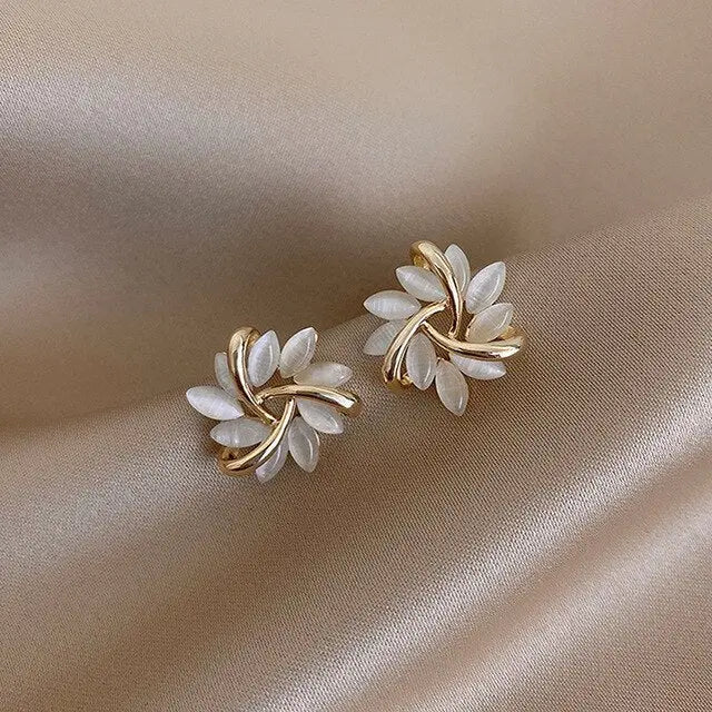 Stud Ohrringe Opal Weiß