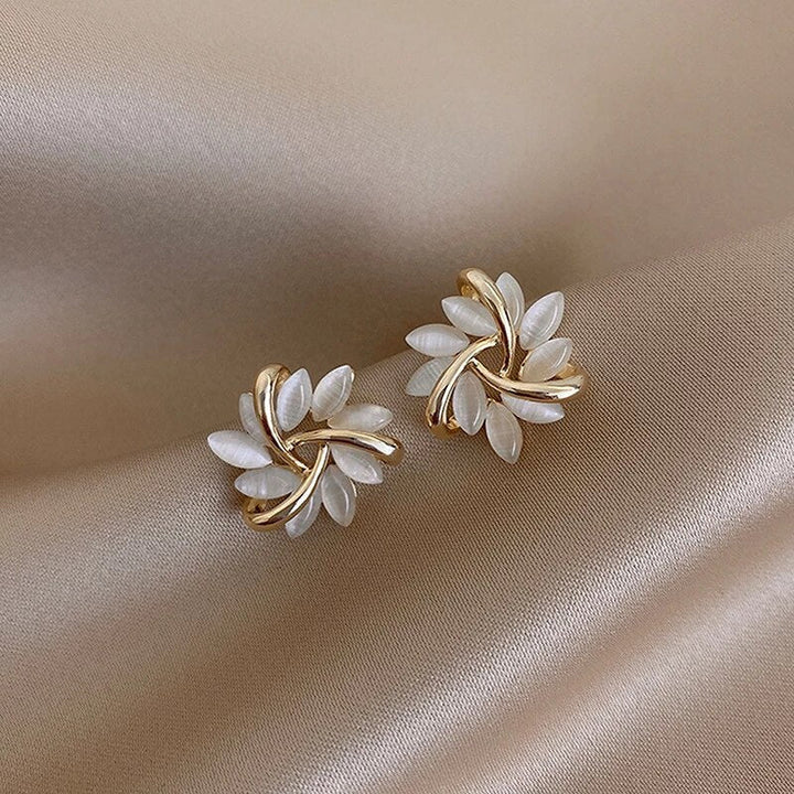 Elegante Stecker-Ohrringe in Gold und Silber