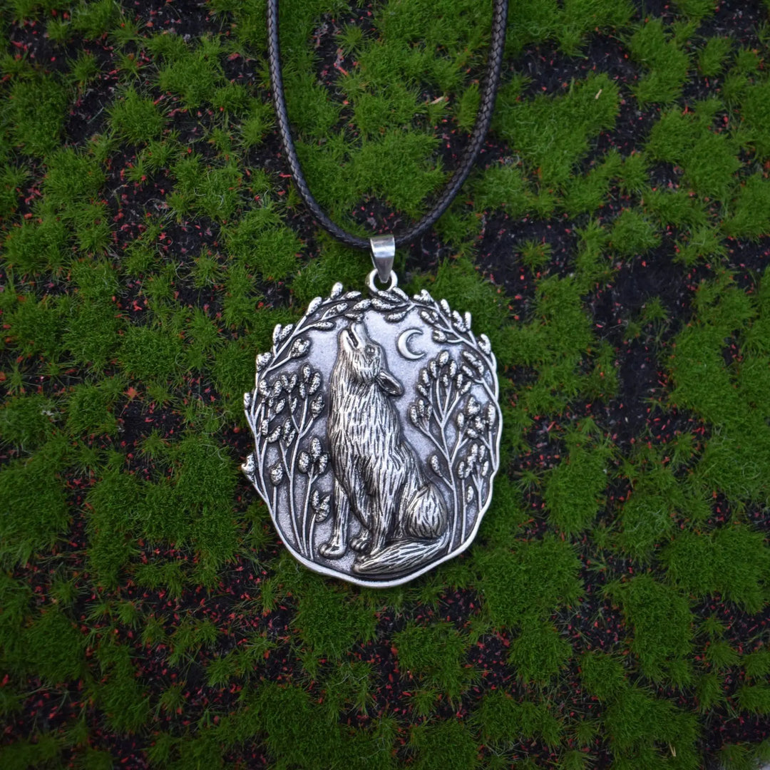 Mond Wolf Geisttier Halskette