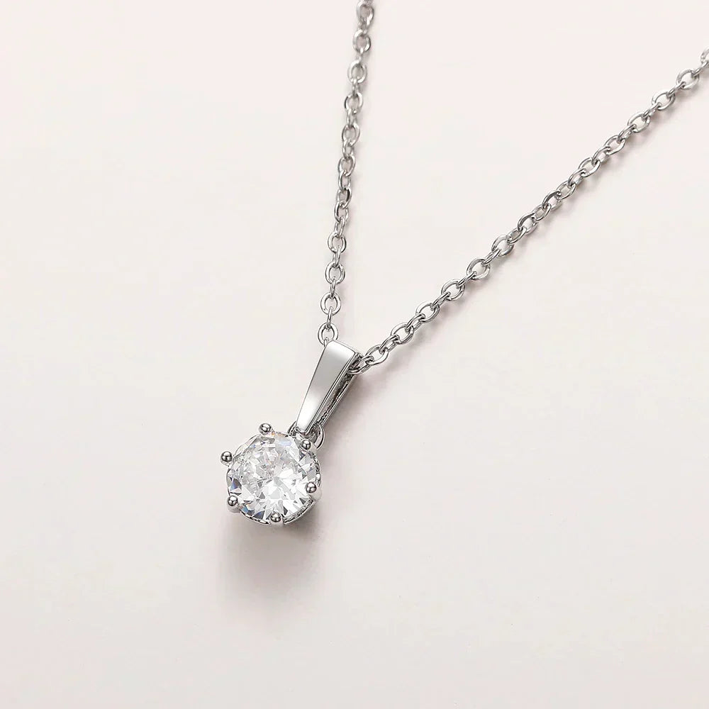 Klassische Kette mit Zirkonia-Anhänger