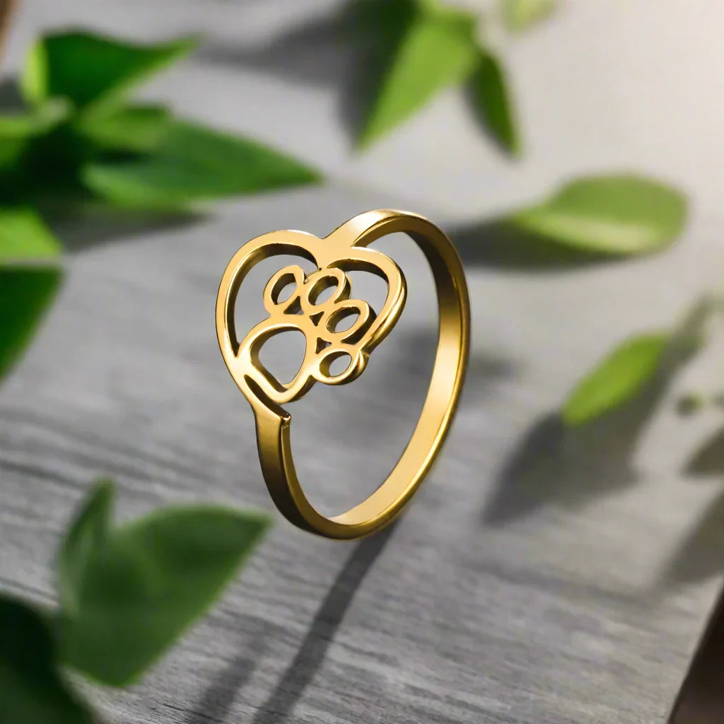 Goldfarbener Pfoten und Herz Ring
