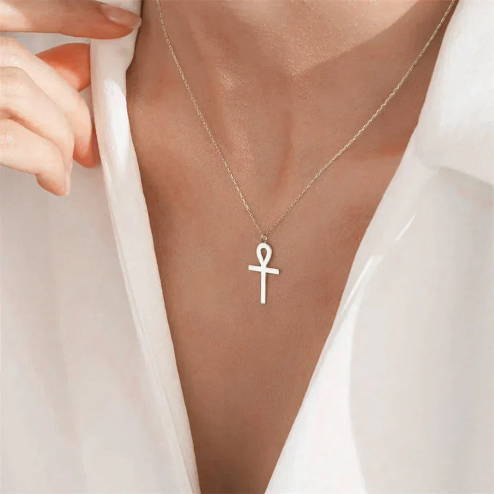 Kette mit goldenem Ankh-Anhänger