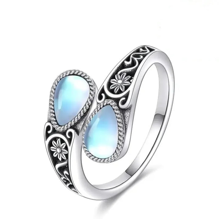 Eleganter Ring mit Mondsteinblüte