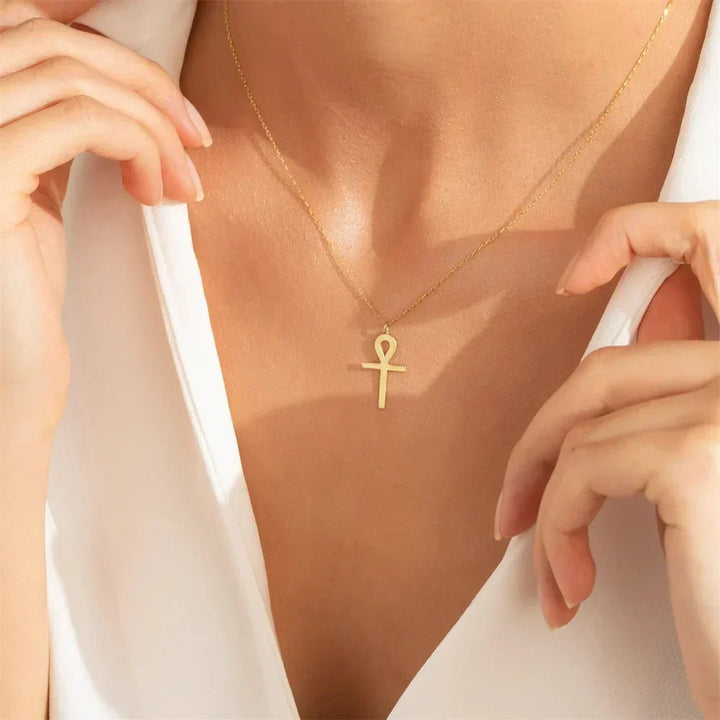 Kette mit goldenem Ankh-Anhänger