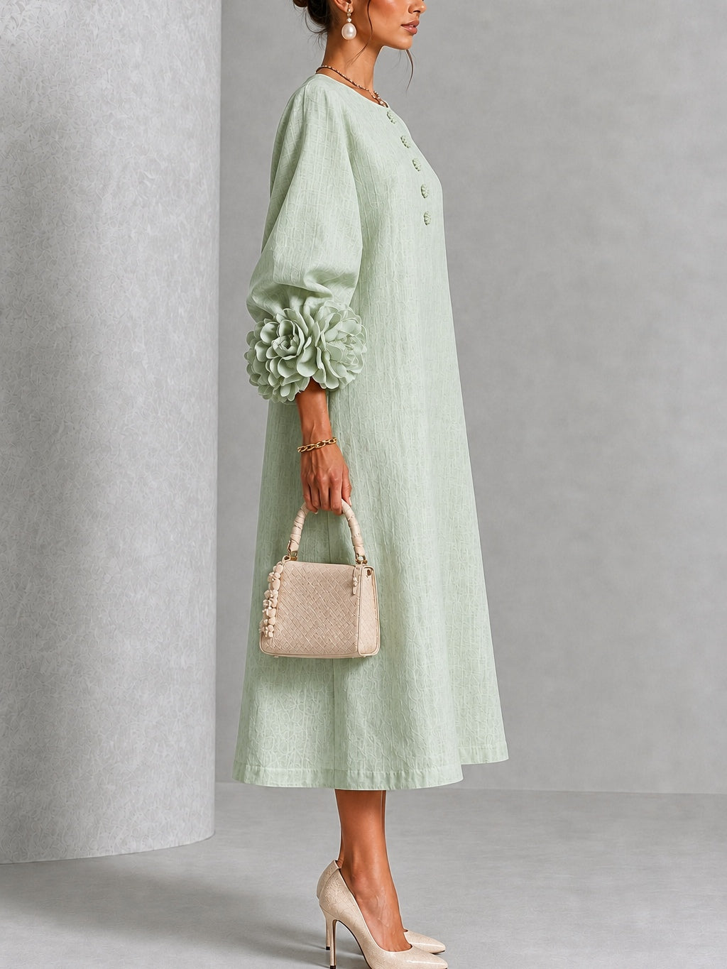 Midikleid mit Rundhalsausschnitt und Knopfleiste und Blumenmuster - Ansicht 2