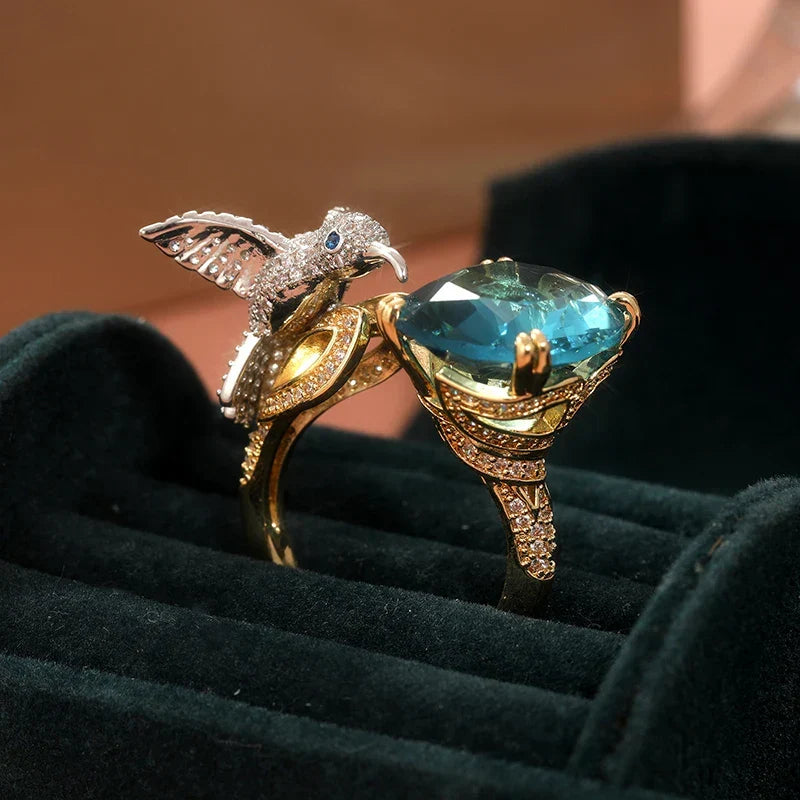 Verstellbarer Aquamarin-farbener Kolibri Ring