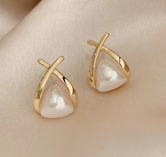 Boucles d'oreilles pendantes vintage croix triangle perles