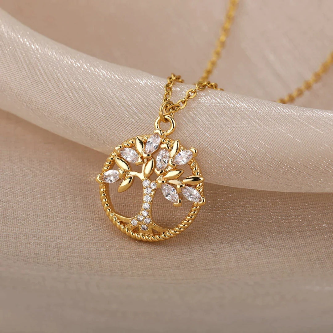 Collier mit einem Lebensbaum-Anhänger aus Gold mit Kristallen