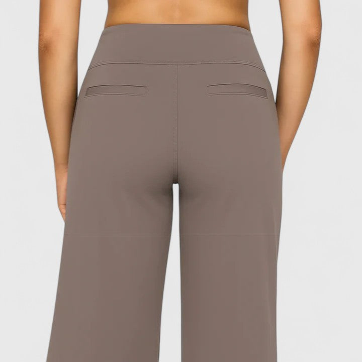 Stoffhose mit Taschen in Creme - Ansicht 9