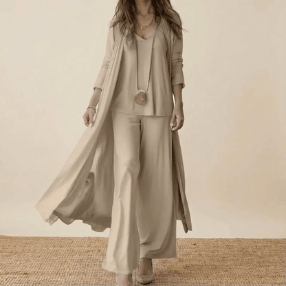 Zweiteiler in Taupe und Bordeaux