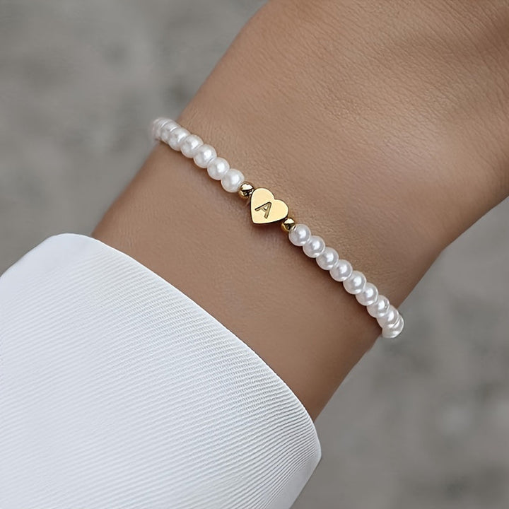 Schickes Armband mit Herzinitial (A–Z)