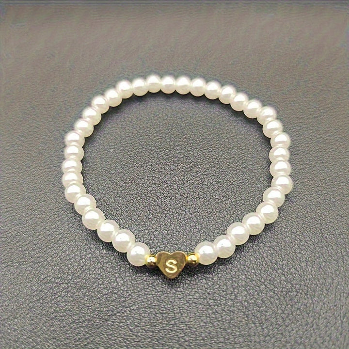 Schickes Armband mit Herzinitial (A–Z)