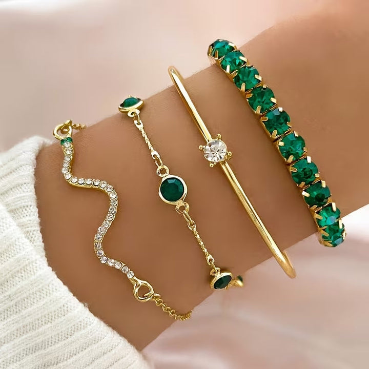 Goldenes Armband-Set mit Edelsteinen