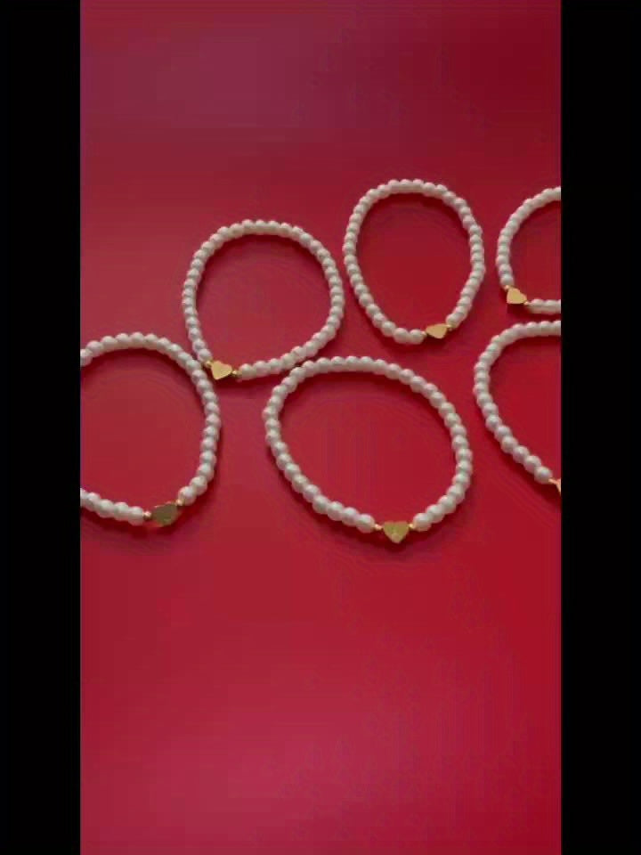 Schickes Armband mit Herzinitial (A–Z)