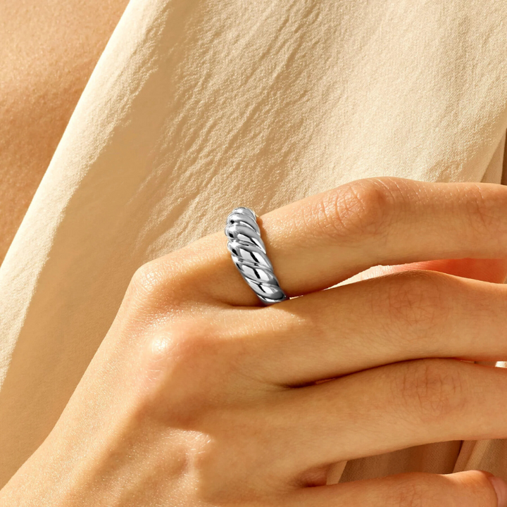 Croissant Ring | Weißgold
