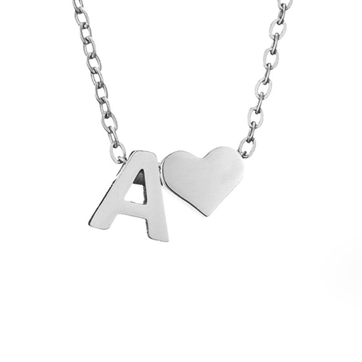 Zeitloses Initial-Halsband mit Herzanhänger