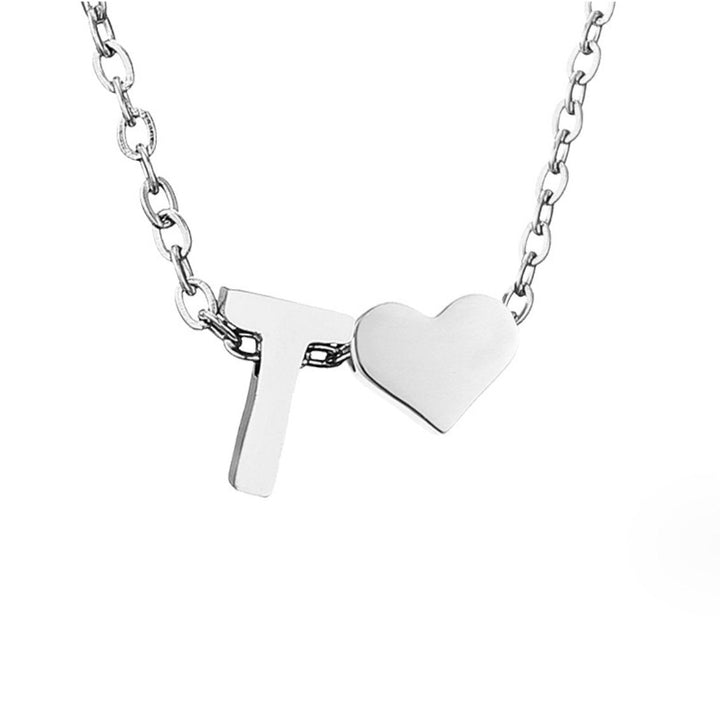 Zeitloses Initial-Halsband mit Herzanhänger