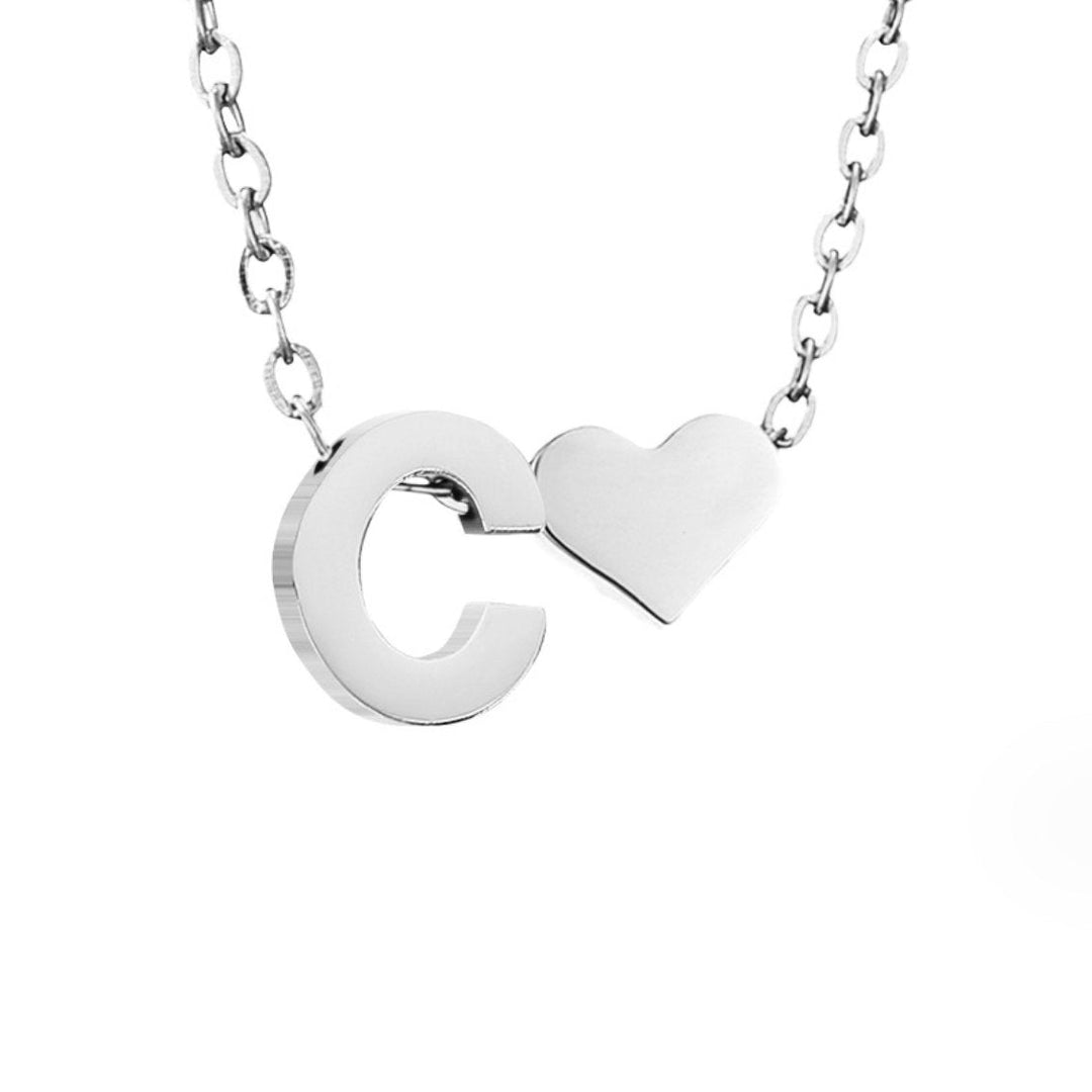 Zeitloses Initial-Halsband mit Herzanhänger