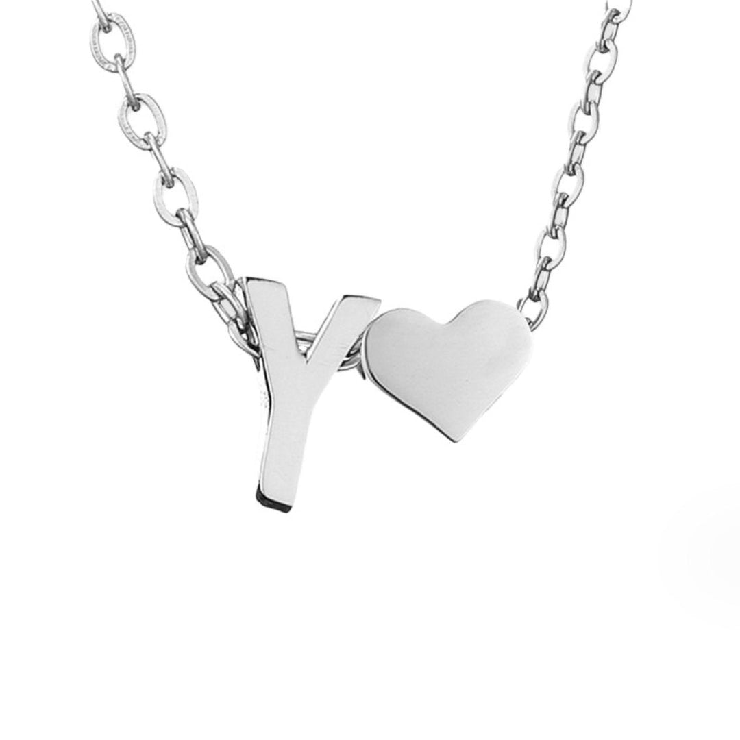 Zeitloses Initial-Halsband mit Herzanhänger