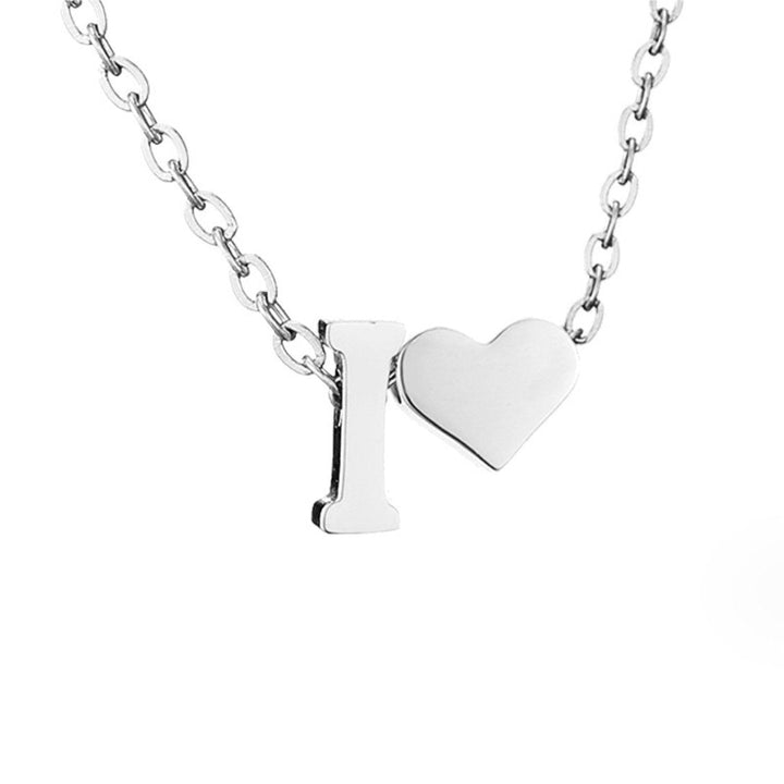 Zeitloses Initial-Halsband mit Herzanhänger