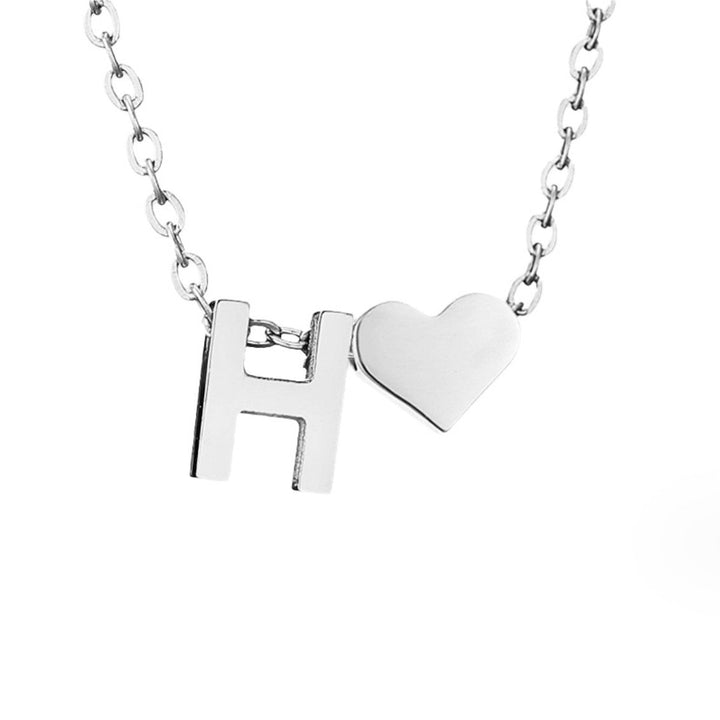 Zeitloses Initial-Halsband mit Herzanhänger