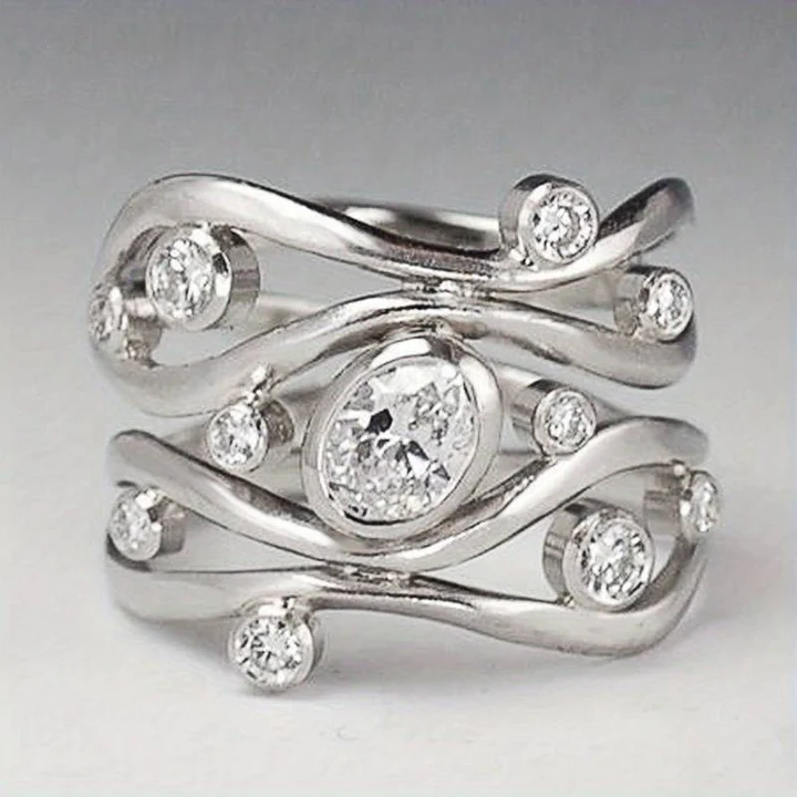Vintage-unregelmäßiger Silberring mit Zirkonias