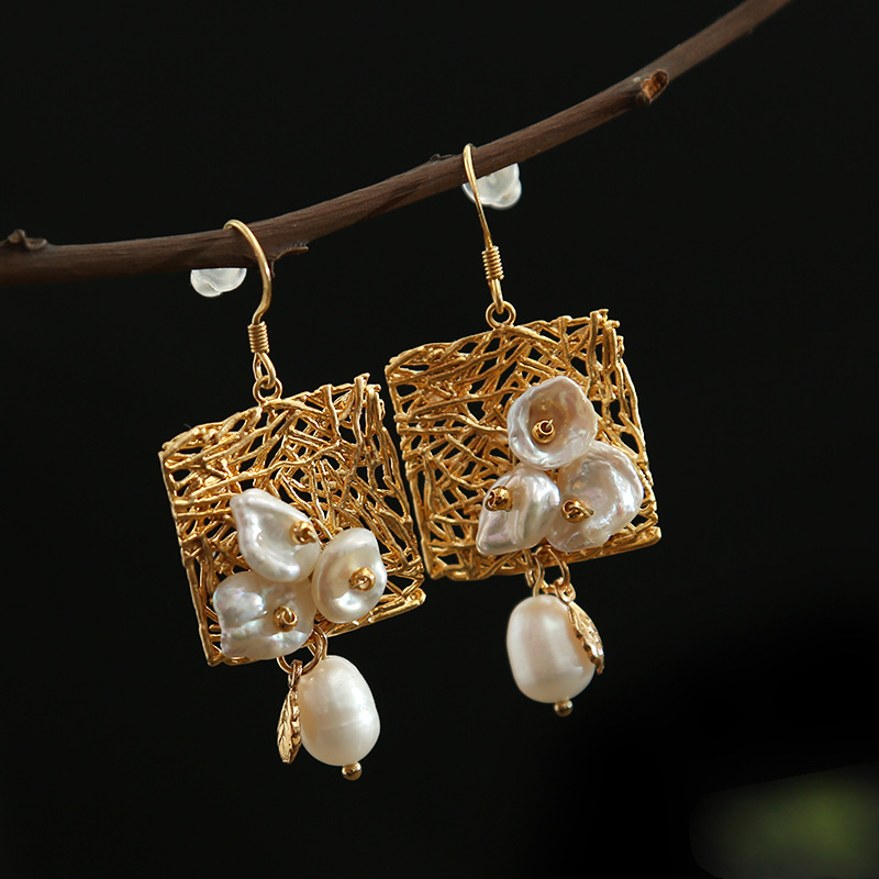 Boucles d'oreilles vintage perles et fleurs blanches