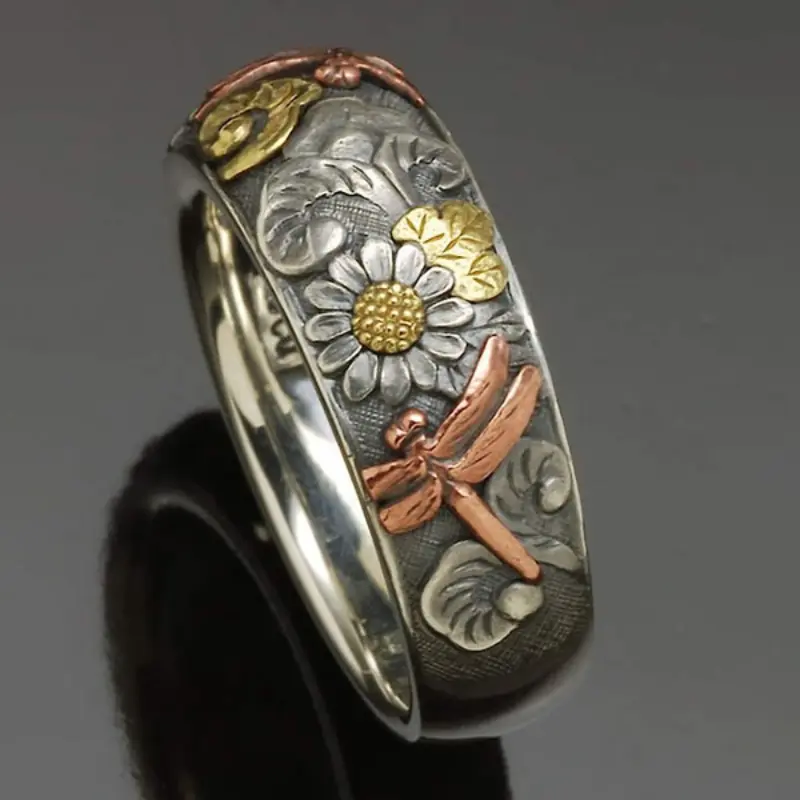 Blumiger Versilberter Ring