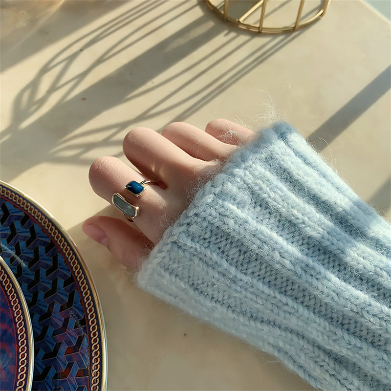 Vintage-Ring in Gold mit blauem Opal